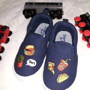 Oshkosh toddler slip-on shoes size US 9!!!